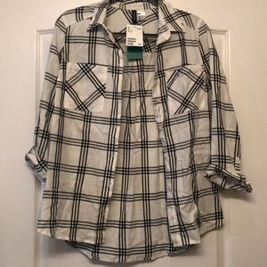 H&M checkered/plaid/checked button down